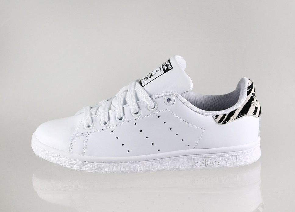 stan smith femme noir et blanche pas cher