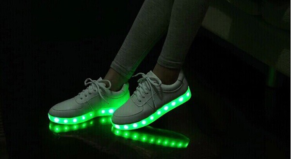 chaussures lumineuses nike chaussures lumineuses nike
